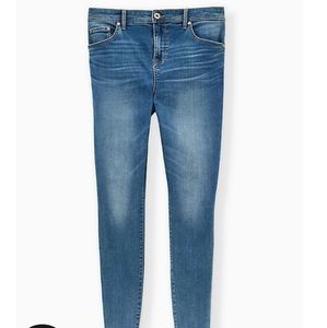 Torrid Midfit Super Soft Super Skinny Jeans 18w